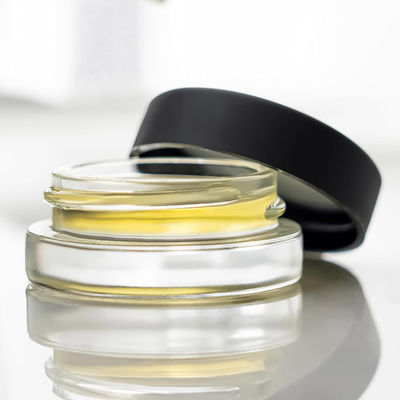 7ml Lage Profiel Dikke Cosmetische Glazen Potten met Zwarte Deksel voor Concentraat Olie Lipbalsem Crème